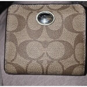 Coach Folding Wallet Brown Gold Logo Credit Card Slots Women's. 4x4. 8 card slot